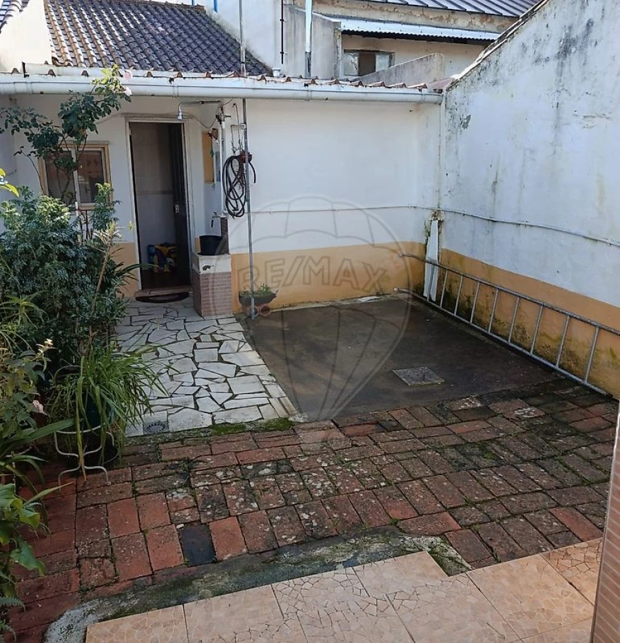 Moradia T2 para Venda em Valada Foto 9