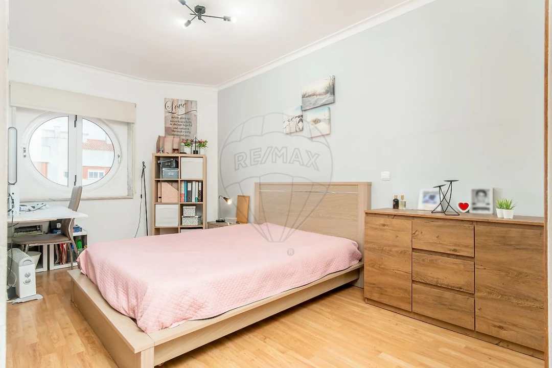 Apartamento T3 para Venda em Corroios Foto 2