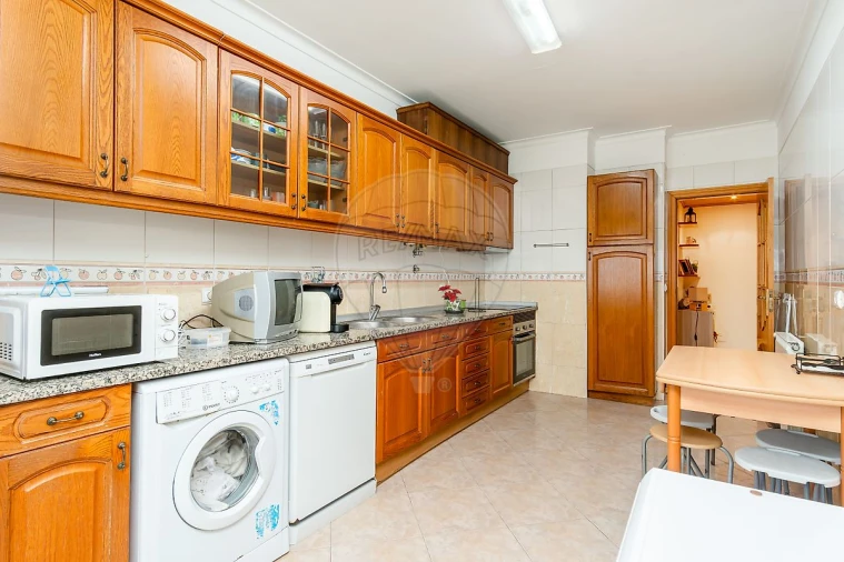 Apartamento T3 para Venda em Corroios Foto 16