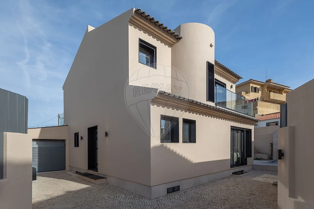 Moradia T5 para Venda em Cascais e Estoril Foto 1