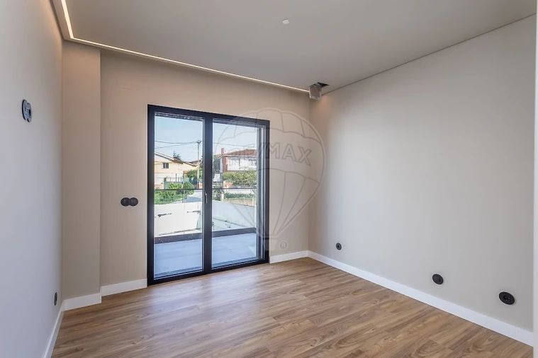 Moradia T5 para Venda em Cascais e Estoril Foto 36