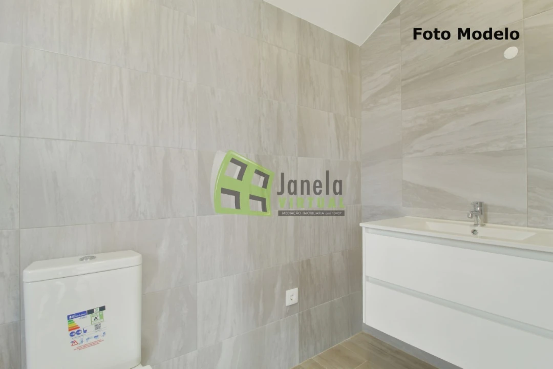 Moradia T3 para Venda em Quinta do Conde Foto 15