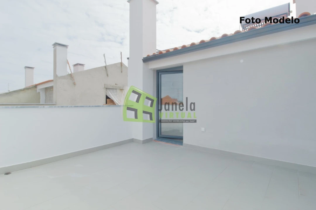 Moradia T3 para Venda em Quinta do Conde Foto 16