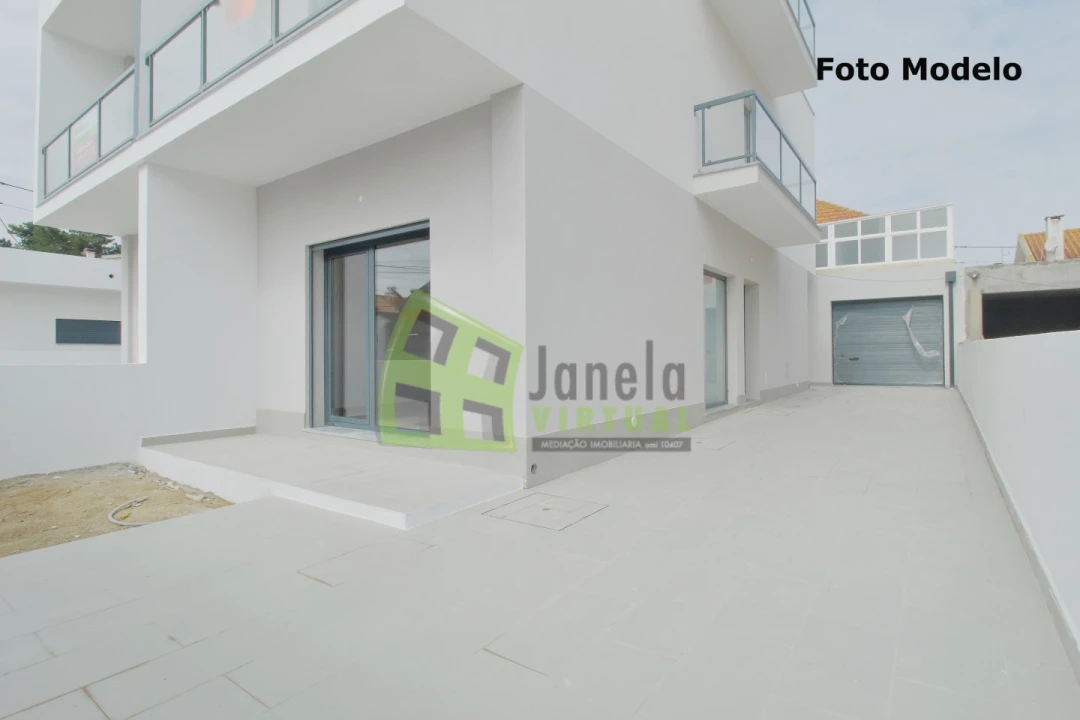 Moradia T3 para Venda em Quinta do Conde Foto 1
