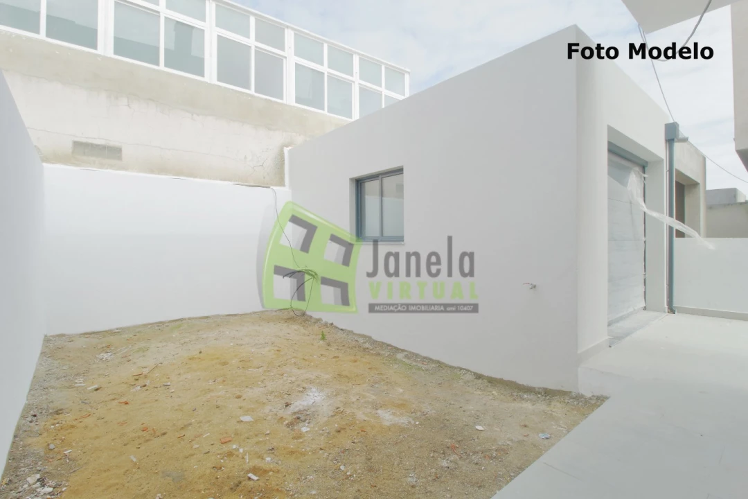 Moradia T3 para Venda em Quinta do Conde Foto 2