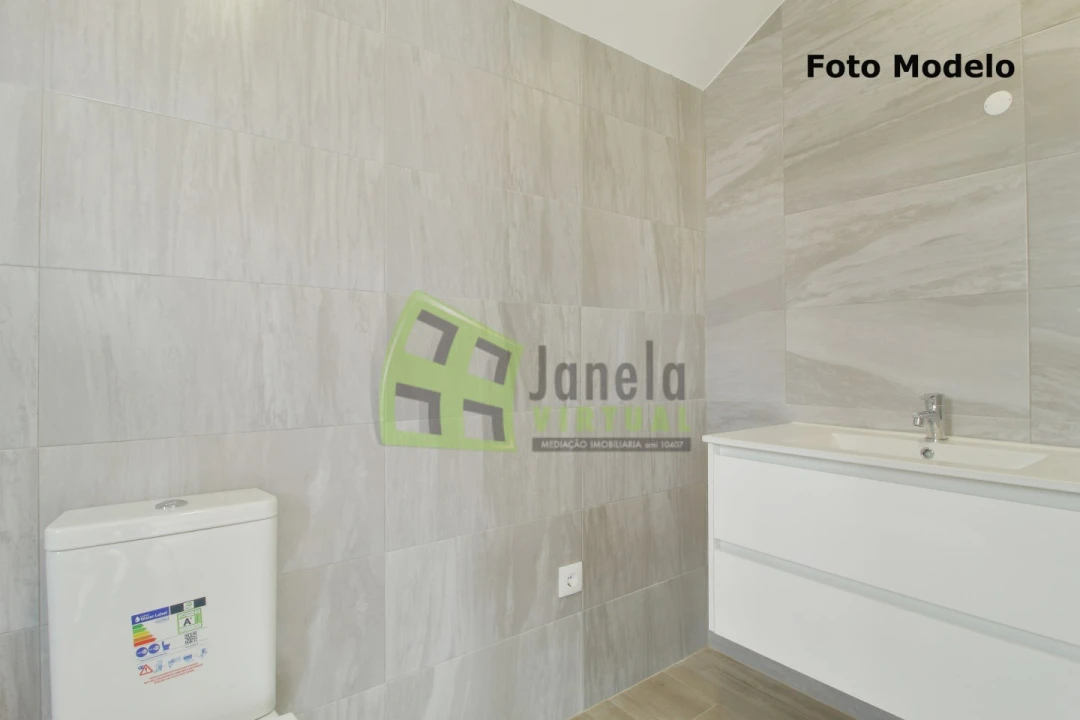 Moradia T3 para Venda em Quinta do Conde Foto 14