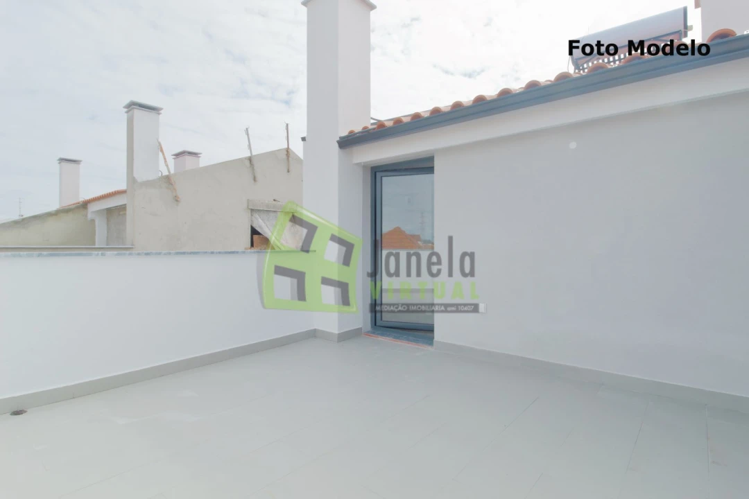 Moradia T3 para Venda em Quinta do Conde Foto 15