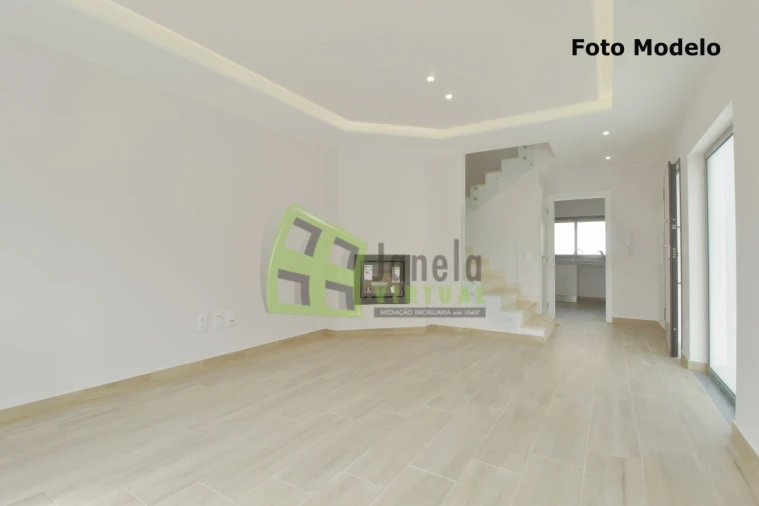Moradia T3 para Venda em Quinta do Conde Foto 7