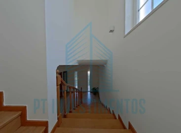 Moradia T5 para Venda em Esgueira