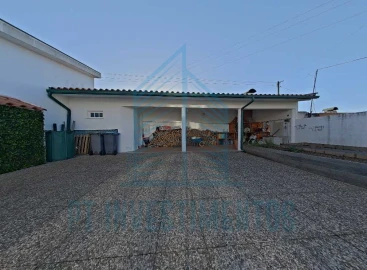 Moradia T5 para Venda em Esgueira