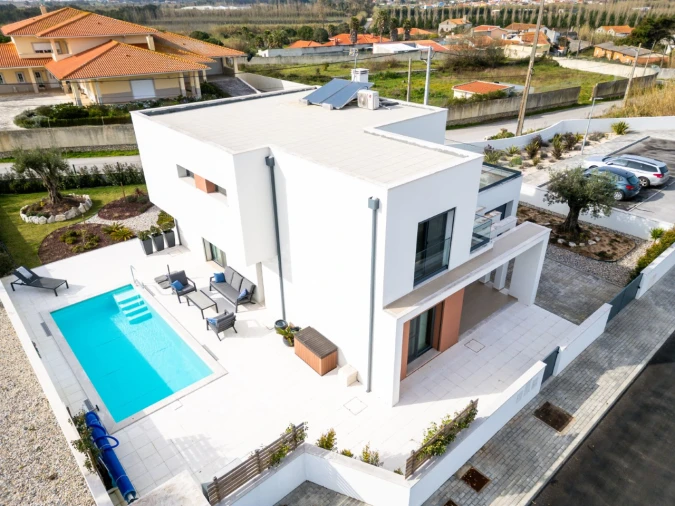 Moradia T4 para Venda em Alfeizerão Foto 4