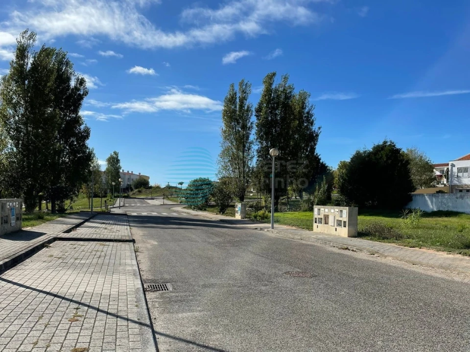 Terreno para Venda em Campelos e Outeiro da Cabeça Foto 4