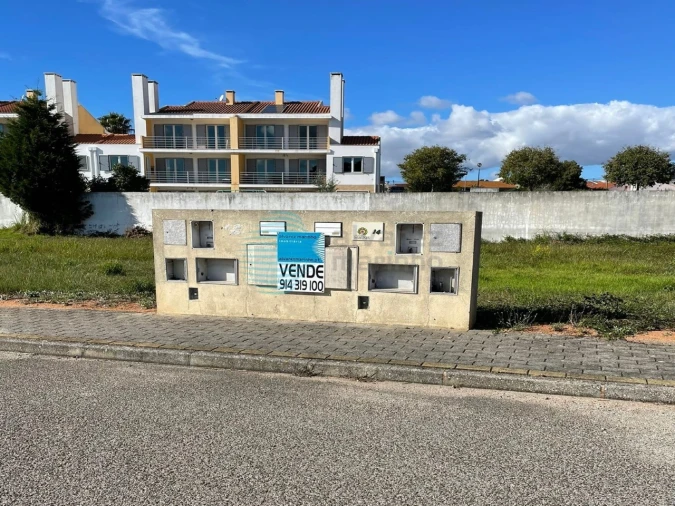 Terreno para Venda em Campelos e Outeiro da Cabeça Foto 3
