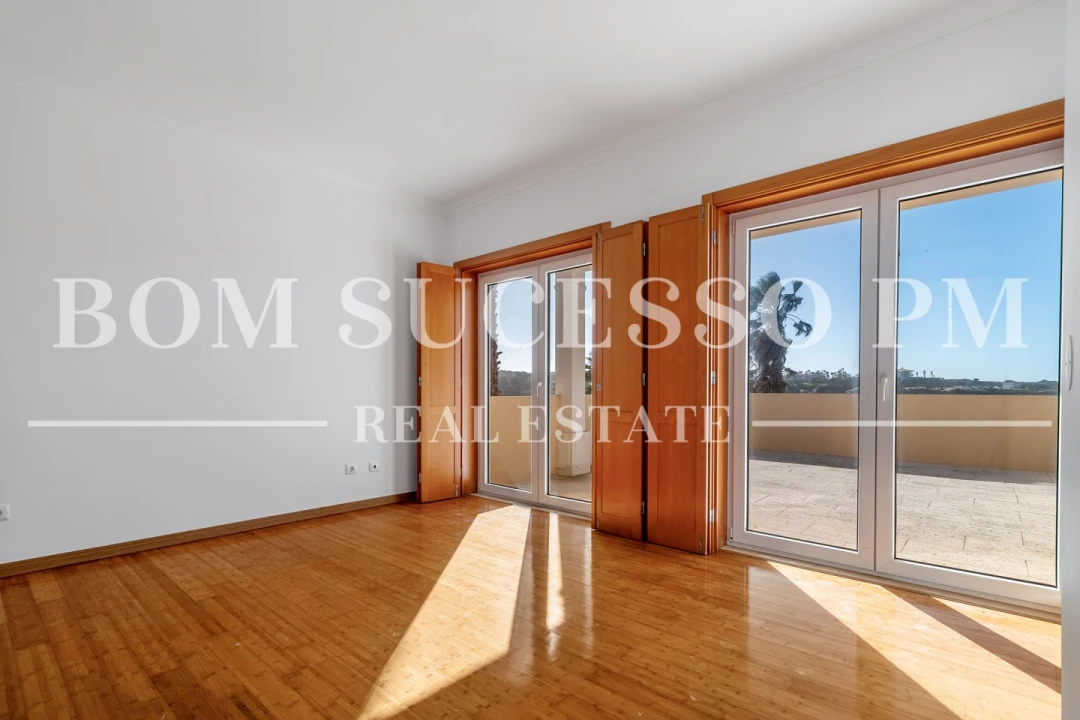 Moradia T4 para Venda em Amoreira Foto 37