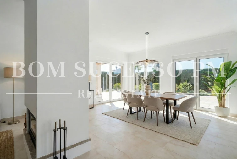 Moradia T4 para Venda em Amoreira Foto 11