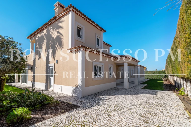 Moradia T4 para Venda em Amoreira Foto 23