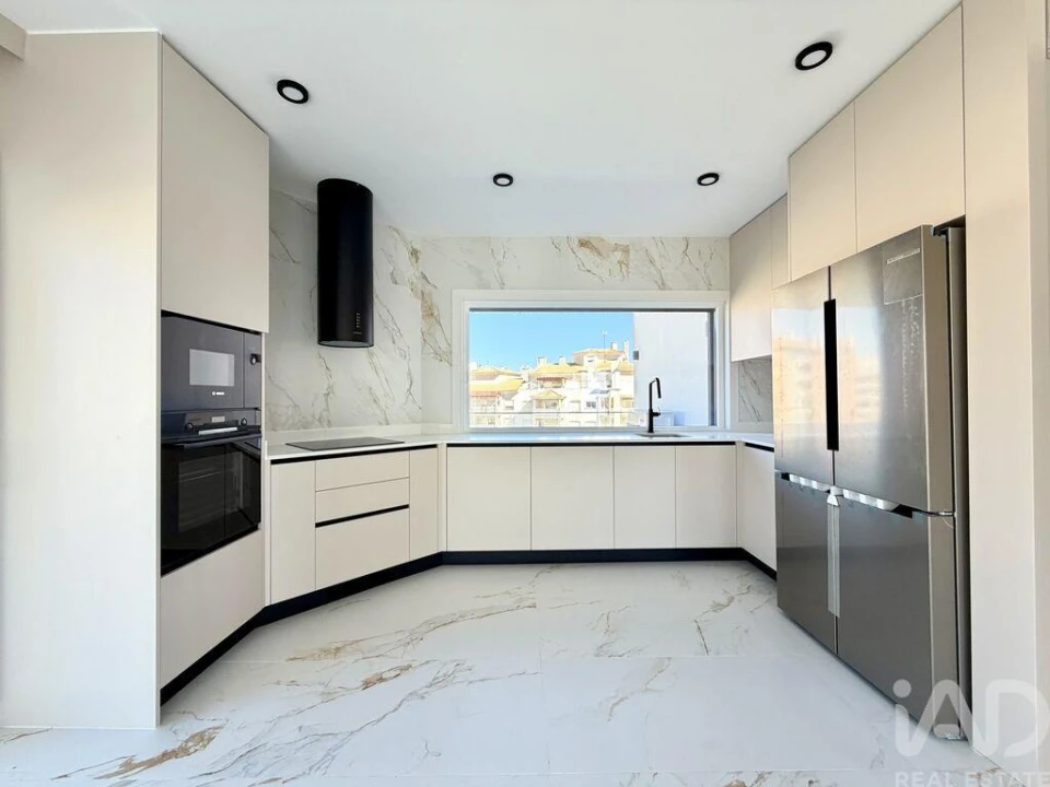 Apartamento T4 para Venda em Armação de Pera Foto 14