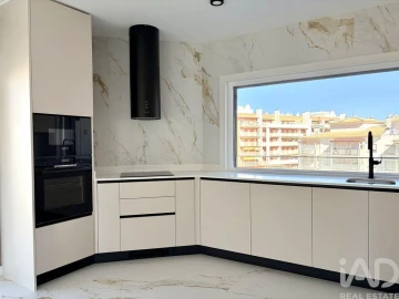 Apartamento T4 para Venda em Armação de Pera