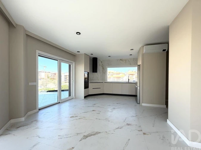 Apartamento T4 para Venda em Armação de Pera Foto 13