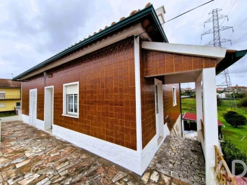 Moradia T4 para Venda em Vila de Punhe