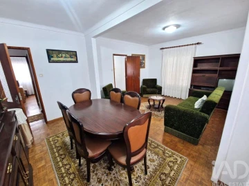 Moradia T4 para Venda em Vila de Punhe