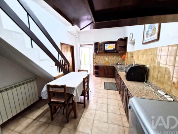 Moradia T4 para Venda em Vila de Punhe