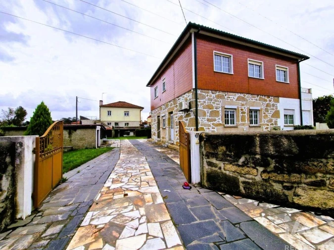 Moradia T4 para Venda em Vila de Punhe Foto 4