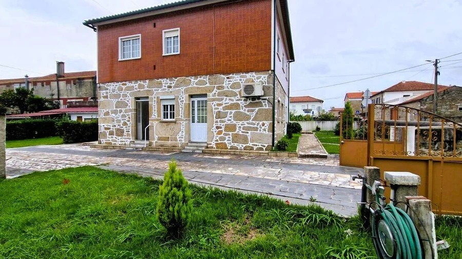 Moradia T4 para Venda em Vila de Punhe