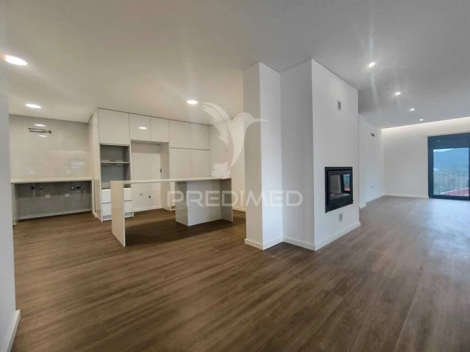 Moradia T4 para Venda em Selho São Lourenço e Gominhães Foto 1