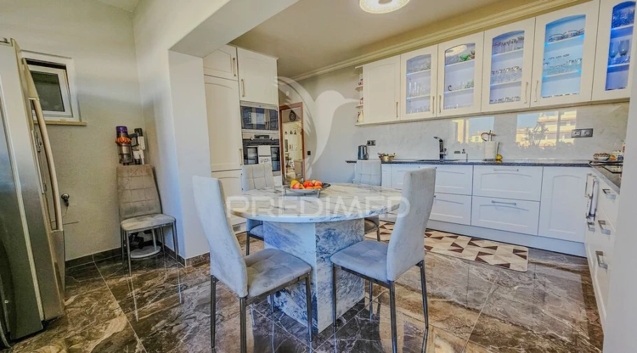 Apartamento T4 para Venda em Portimão Foto 20