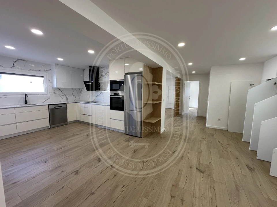 Moradia T4 para Venda em São João Baptista e Santa Maria dos Olivais Foto 2