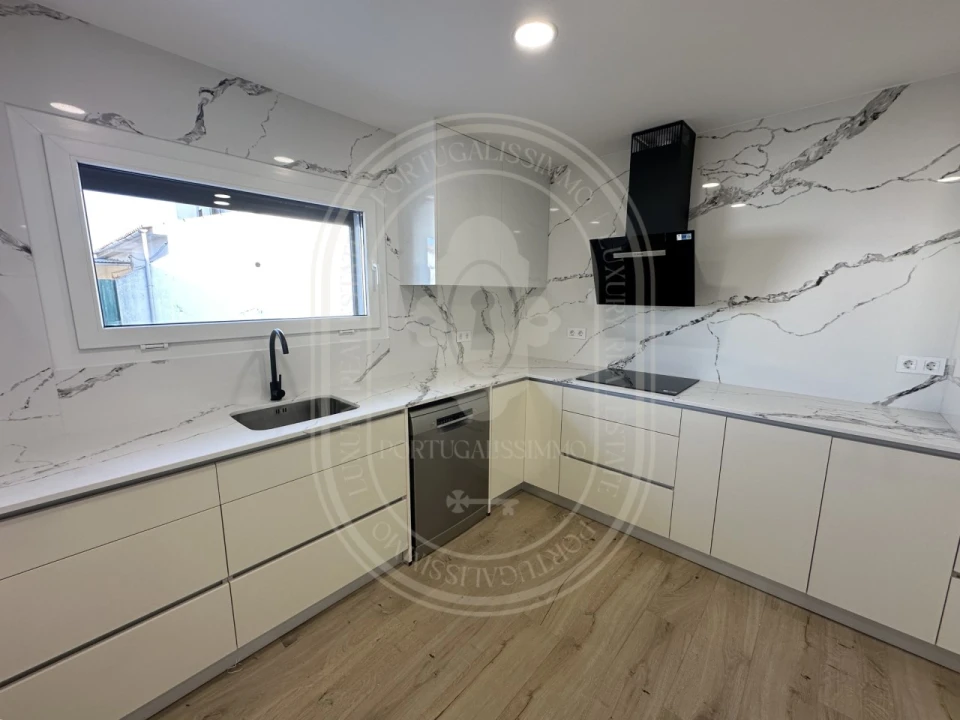 Moradia T4 para Venda em São João Baptista e Santa Maria dos Olivais Foto 10