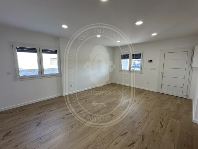 Moradia T4 para Venda em São João Baptista e Santa Maria dos Olivais Foto 4