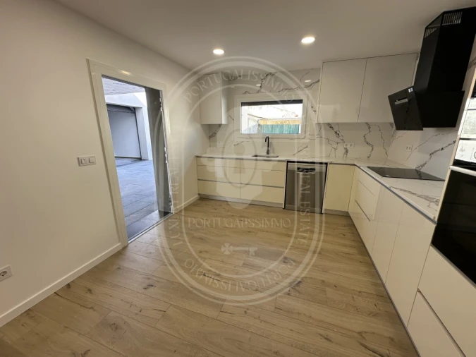 Moradia T4 para Venda em São João Baptista e Santa Maria dos Olivais Foto 11