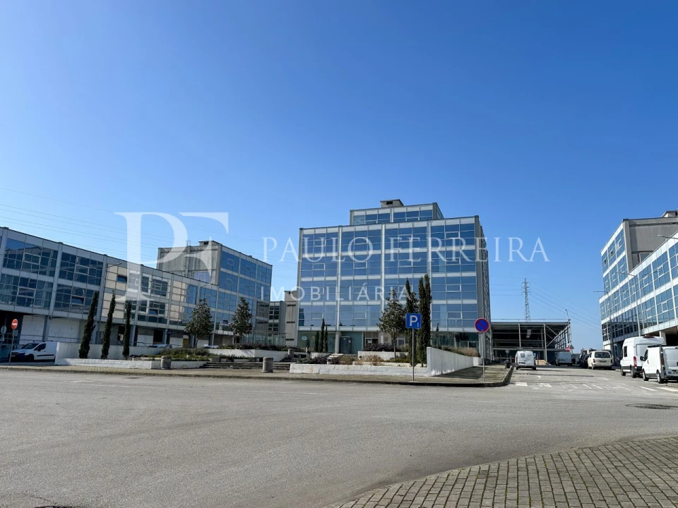 Escritório para Arrendamento em Ribeirão Foto 1