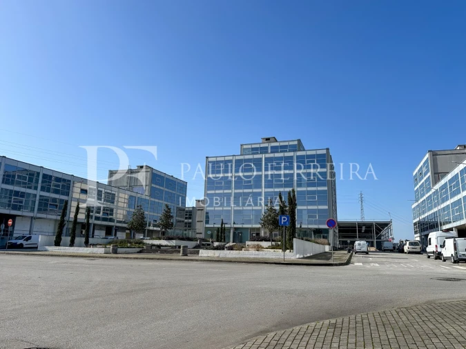 Escritório para Arrendamento em Ribeirão