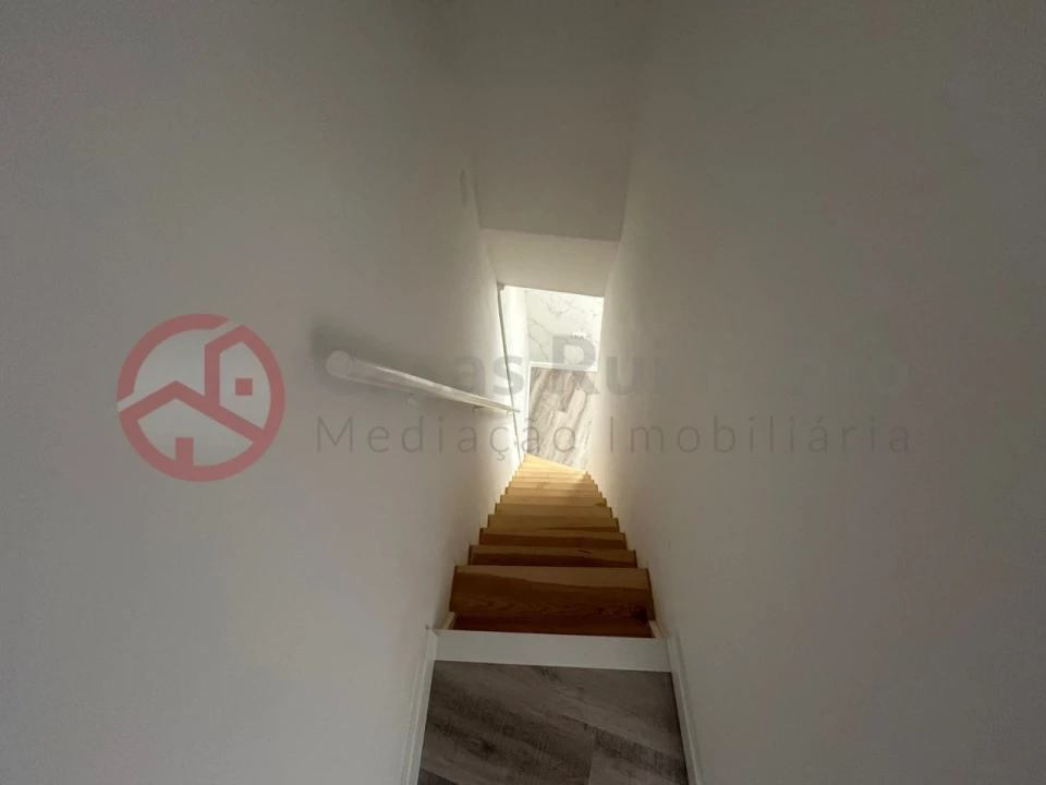 Moradia T1 para Venda em Estrela Foto 7