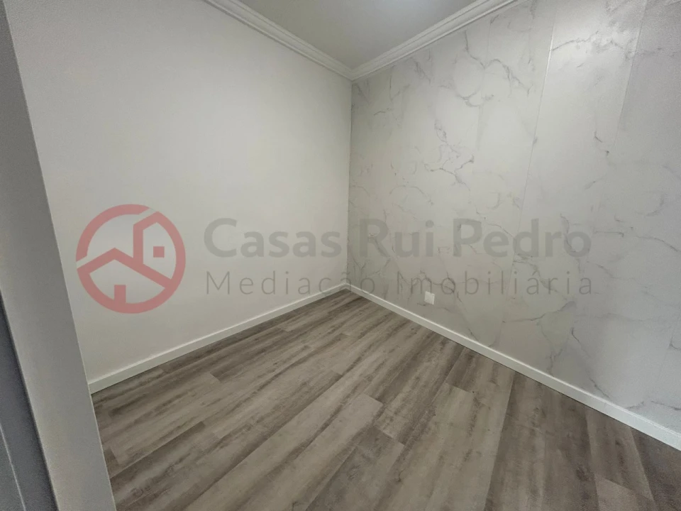Moradia T1 para Venda em Estrela Foto 5