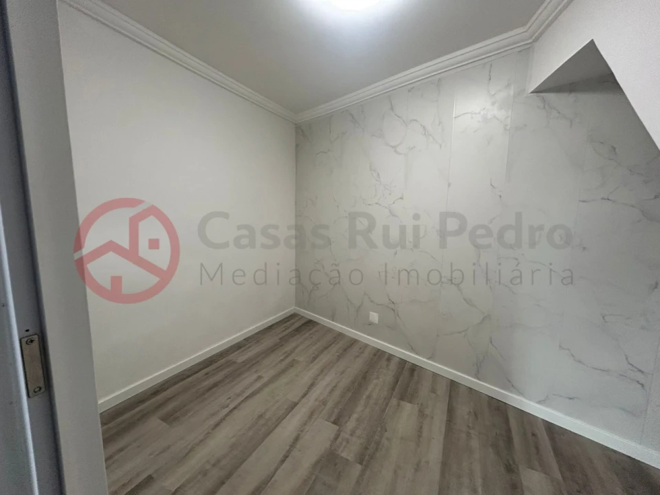 Moradia T1 para Venda em Estrela Foto 6