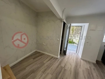 Moradia T1 para Venda em Estrela