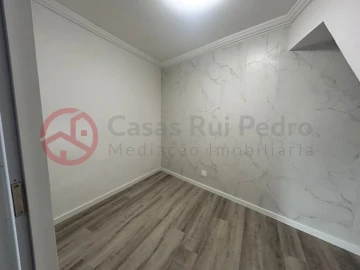 Moradia T1 para Venda em Estrela