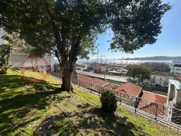Moradia T1 para Venda em Estrela