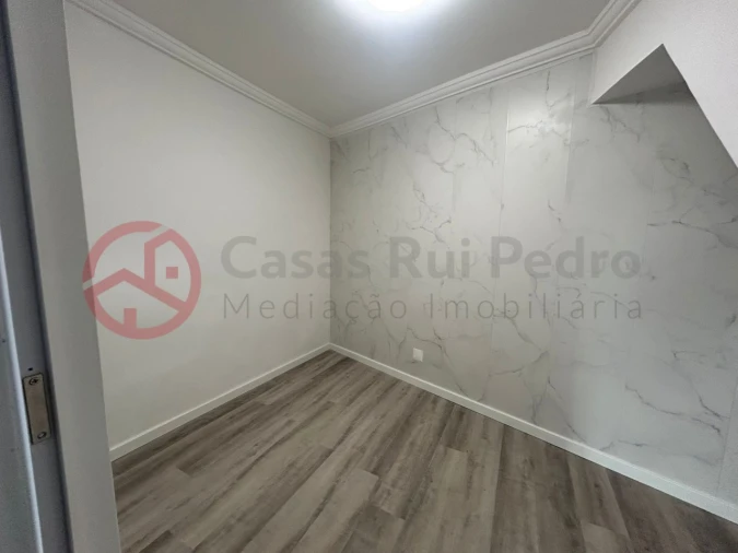 Moradia T1 para Venda em Estrela Foto 6