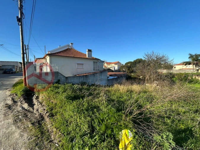 Terreno para Venda em Charneca de Caparica e Sobreda Foto 2
