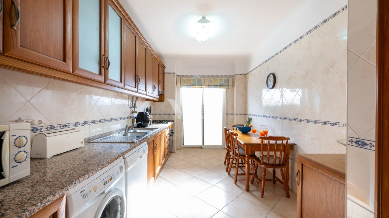 Apartamento T3 para Venda em Quarteira Foto 14