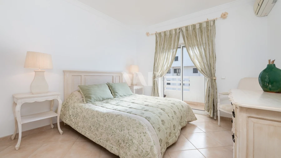 Apartamento T3 para Venda em Quarteira Foto 4