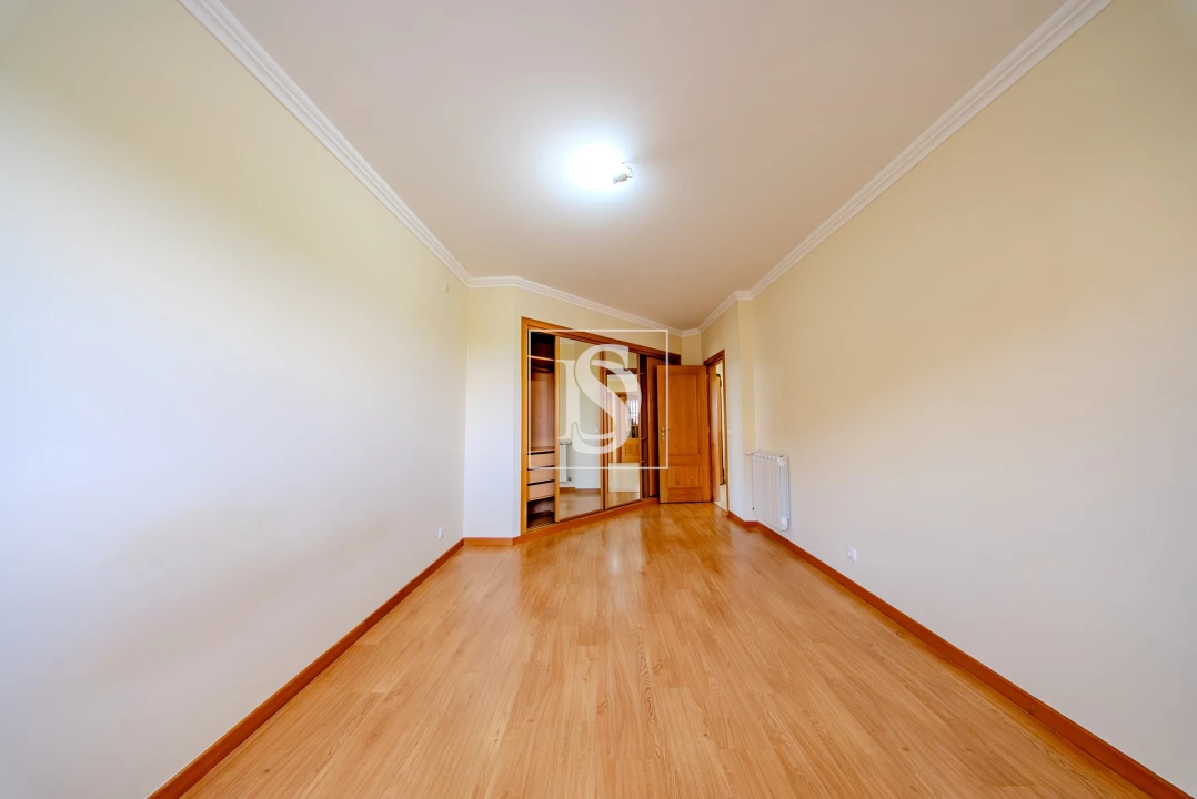 Apartamento T2 para Venda em Almeirim Foto 14