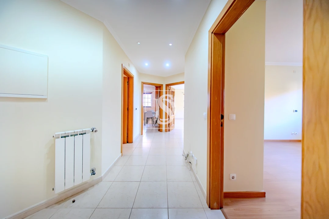 Apartamento T2 para Venda em Almeirim Foto 12