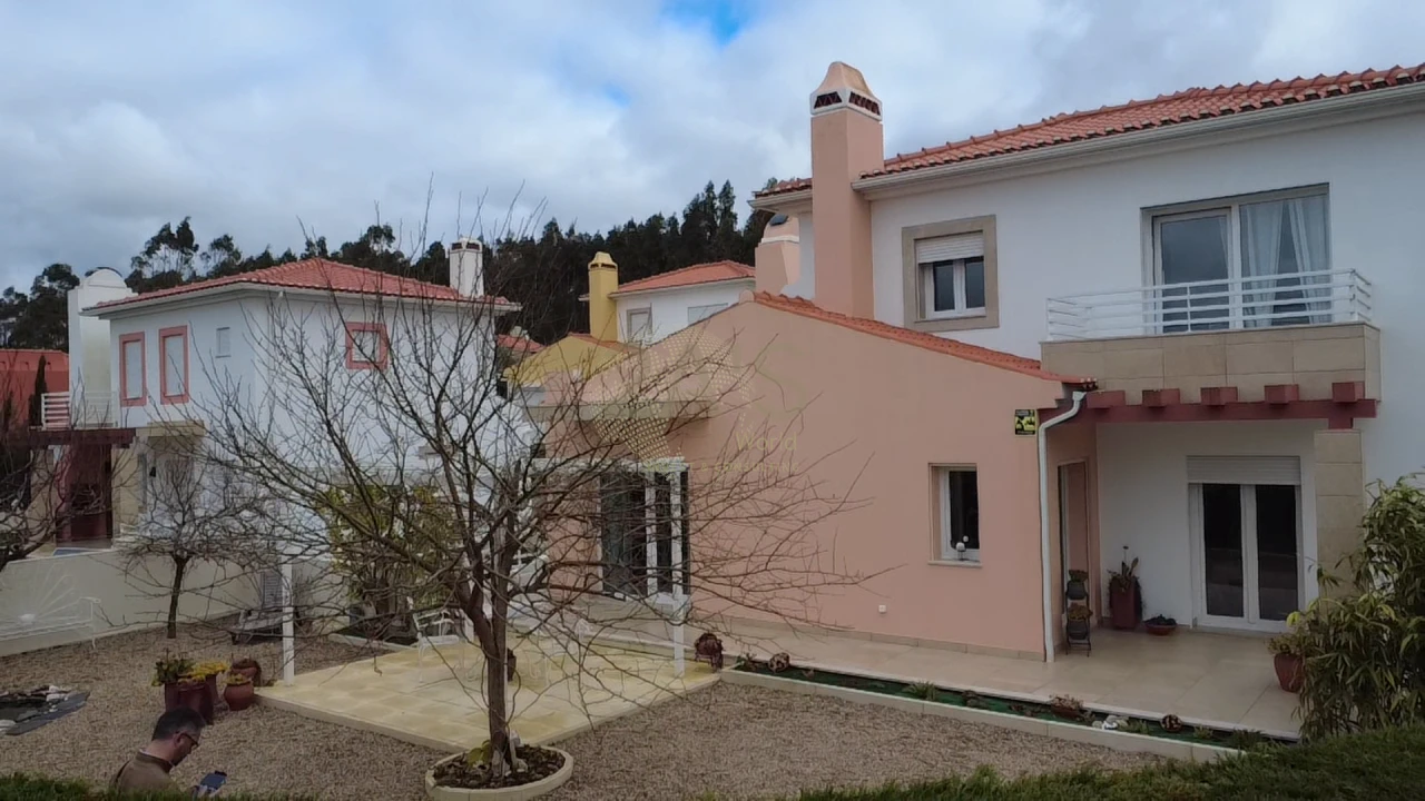 Moradia T4 para Venda em Gaeiras Foto 3