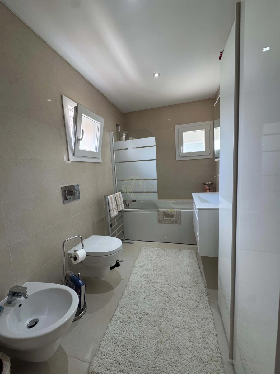 Moradia T4 para Venda em Gaeiras Foto 9